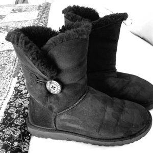 Ugg Bailey Button II Genuine Sheepskin Boot